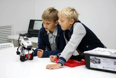 Мир Роботов -- центр будущих профессий (Дополнительное образование )