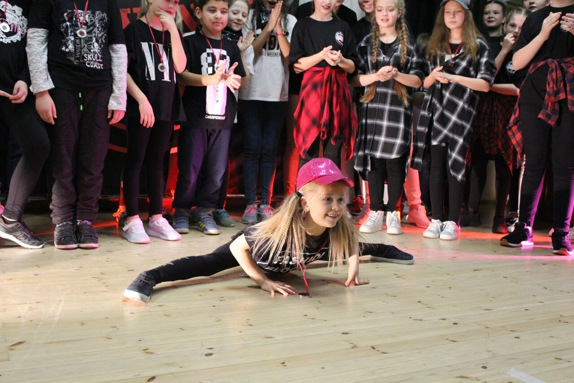 Vinyl Dance Family (Школа танцев)