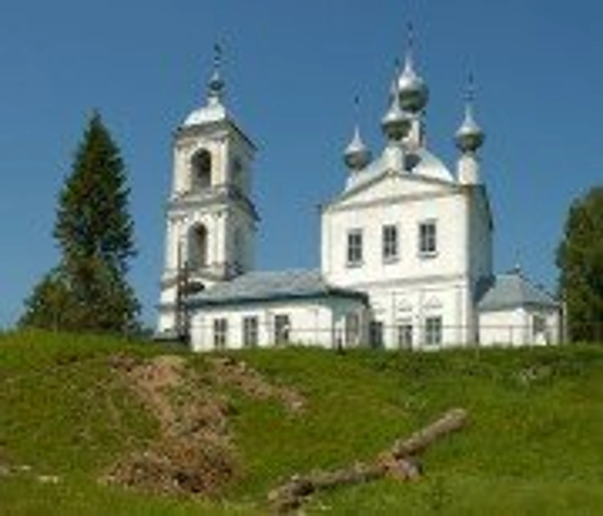 Церковь Троицы Живоначальной в Скоробогатово (Православный храм)