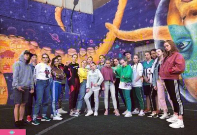 Dance2Fly, "ДэнсТуФлай", школа хип-хопа и брейк-данса для детей от 6 лет и взрослых на Чкаловской, СПб 