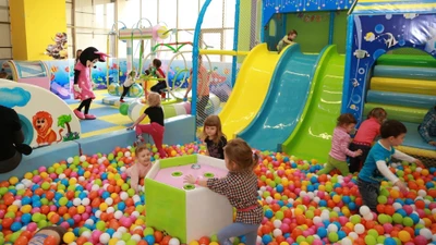 Скидка 35% для многодетных семей и детей с ограниченными возможностями в игровой "Муравейник"