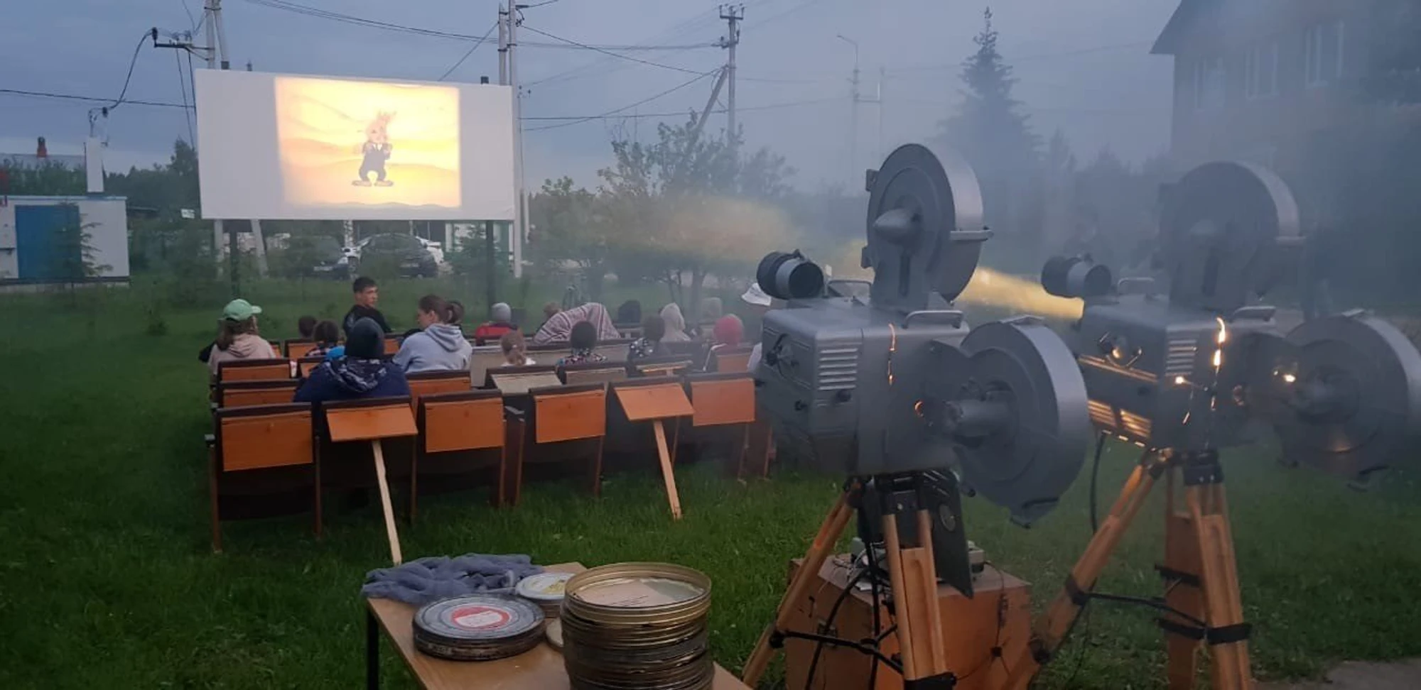 "Проекция", летний передвижной кинотеатр под открытым небом