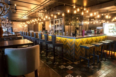 "Lюstra Bar", музыкальный бар с караоке и живой музыкой