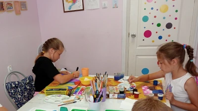 Арт-студия "Радость" в БЦ Деловой центр (2 этаж), г. Каменск-Уральский