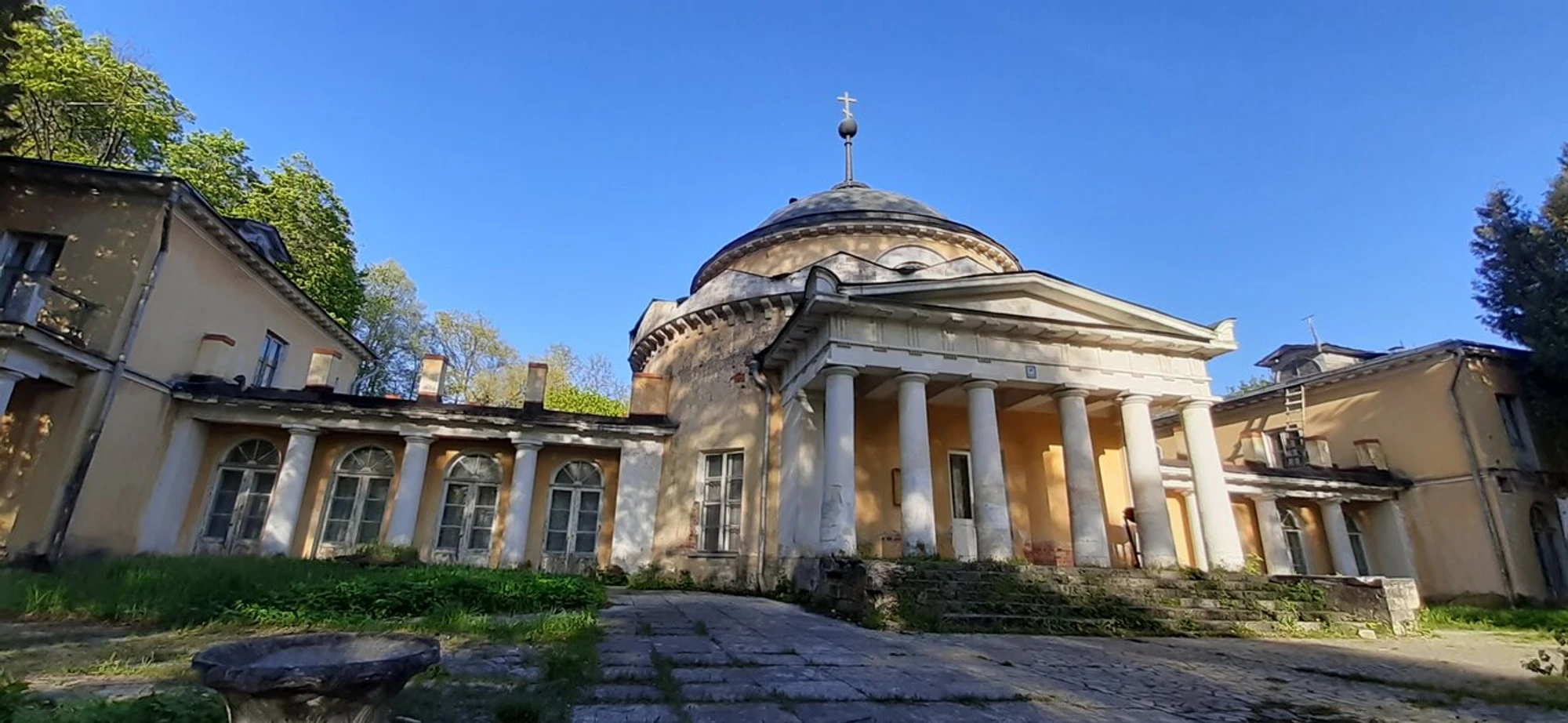 "Суханово", храм свт. Дмитрия Ростовского, усыпальница князей Волконских