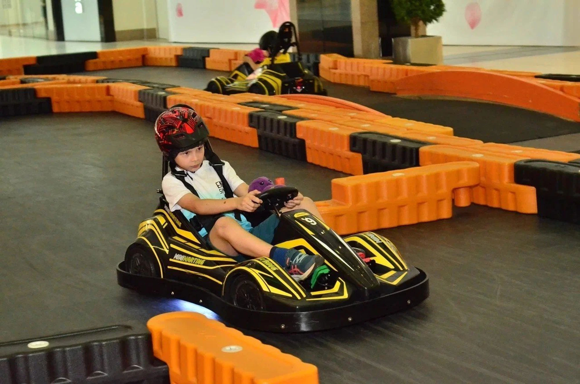 СЕМЕЙНЫЙ КАРТИНГ КЛУБ  "MINIKARTING"