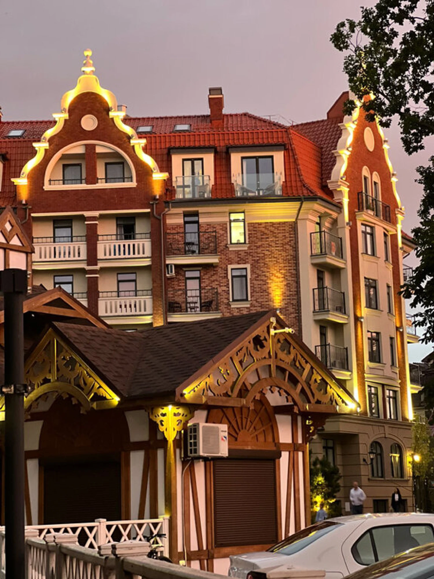 RoomEleven (Жильё посуточно)