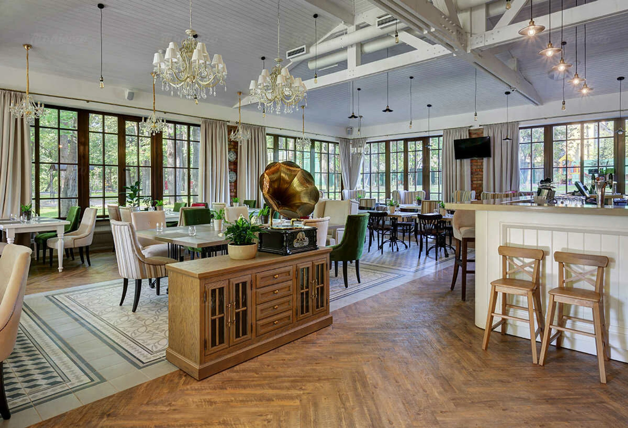 Семейные традиции (Ресторан)