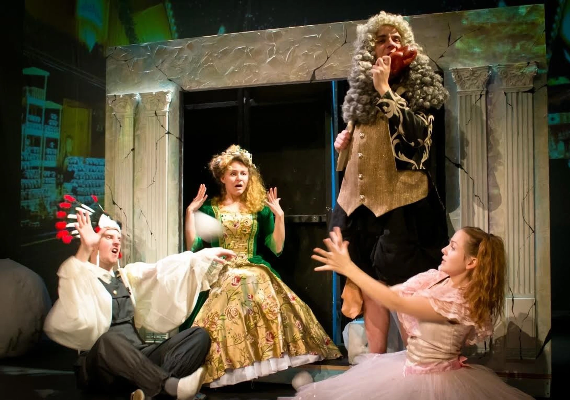 Театр "Плоды Просвещения" в ТРК "Гранд Каньон"