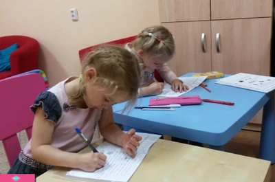 "Отражаемся в детях", развивающие занятия, подготовка к школе для детей на Мужества, СПб 