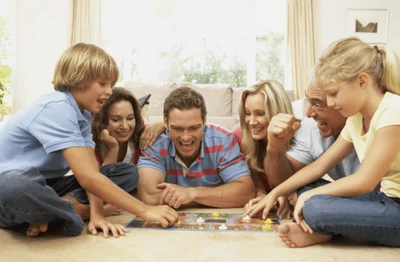 настольные игры и наборы для творчества