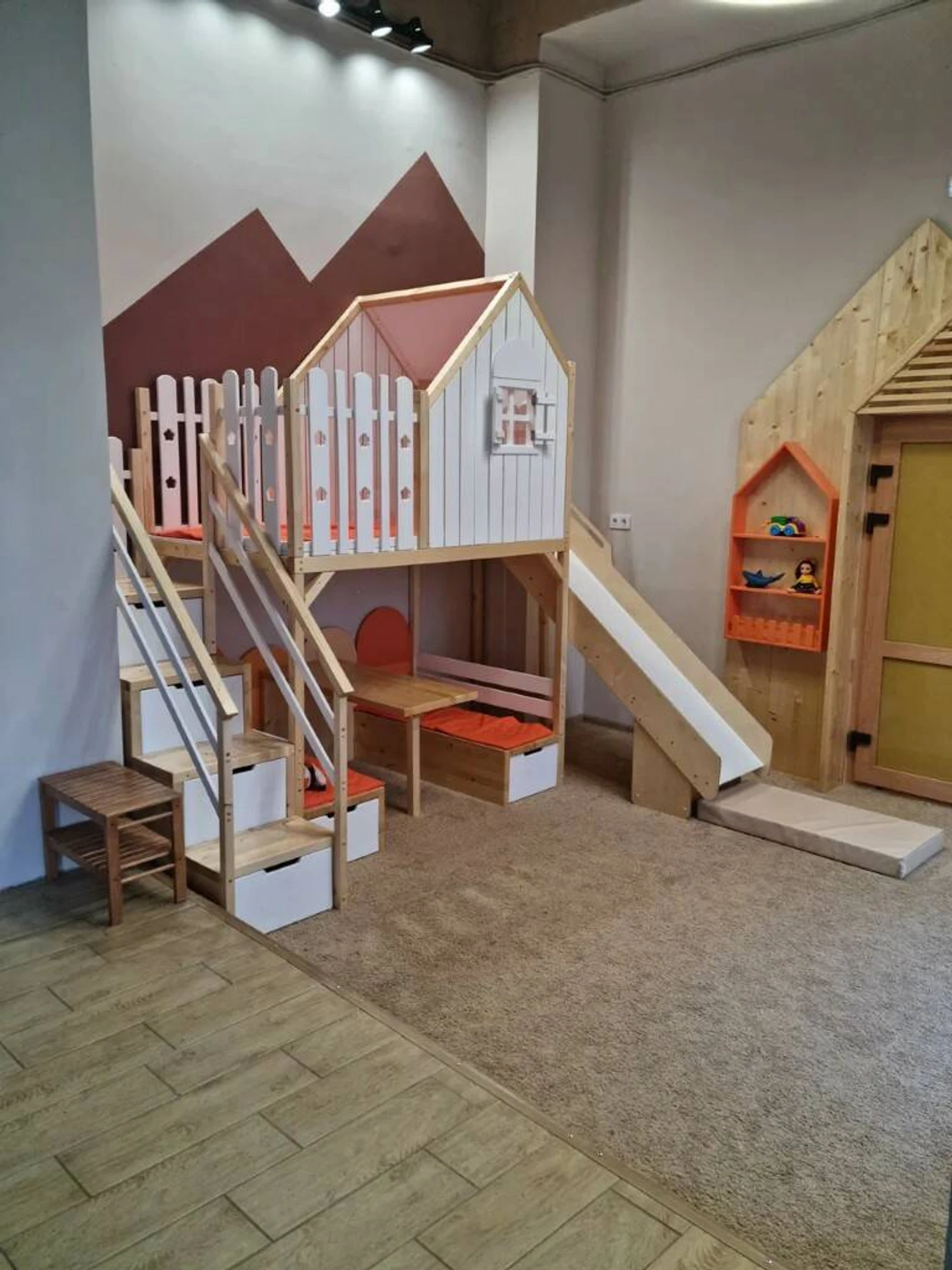 Рыжий Лис (Кафе с детской комнатой)