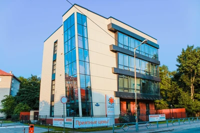 Апрель (Медцентр, клиника )