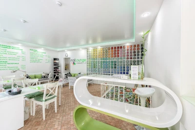 "NailLounge & other", сеть студий красоты с детскими комнатами в Санкт-Петербурге