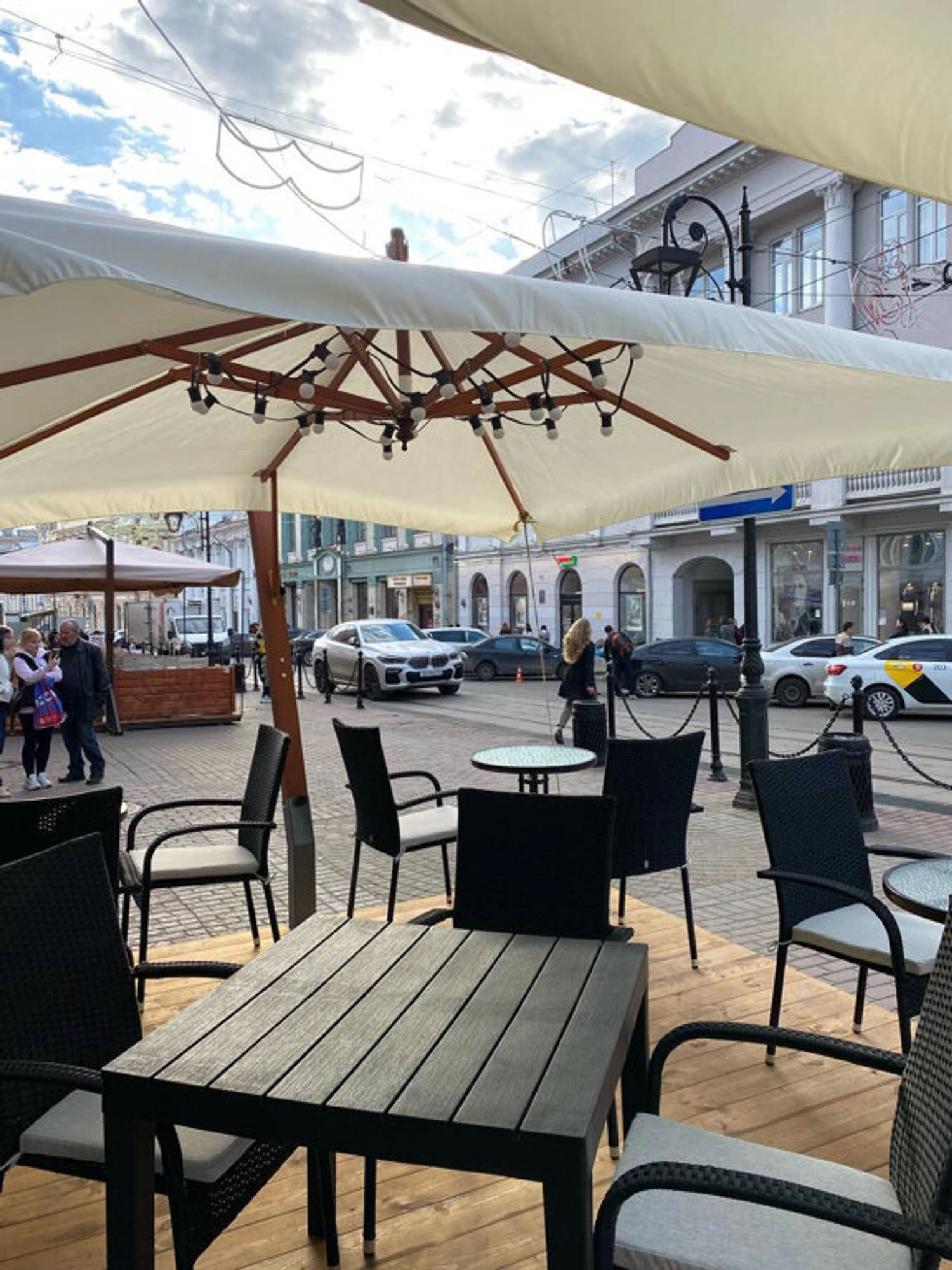 Изи (Кафе )