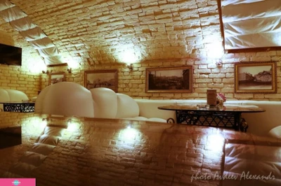 DeVillnev bar, "ДеВильнев бар", ресторан с детским игровым залом на Бакунина, Томск 