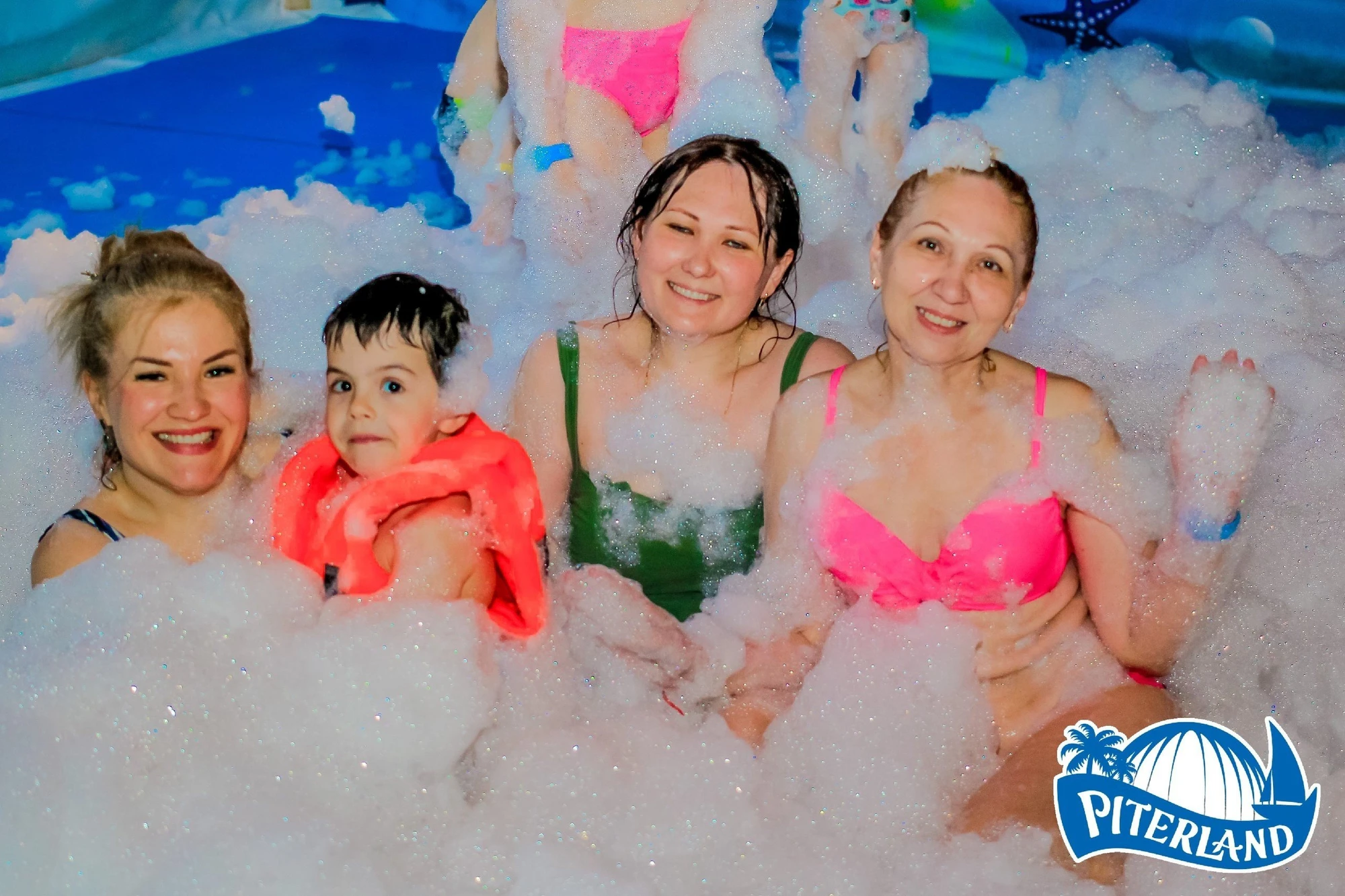 Аквапарк "Питерлэнд" в ТРК "Питерлэнд"