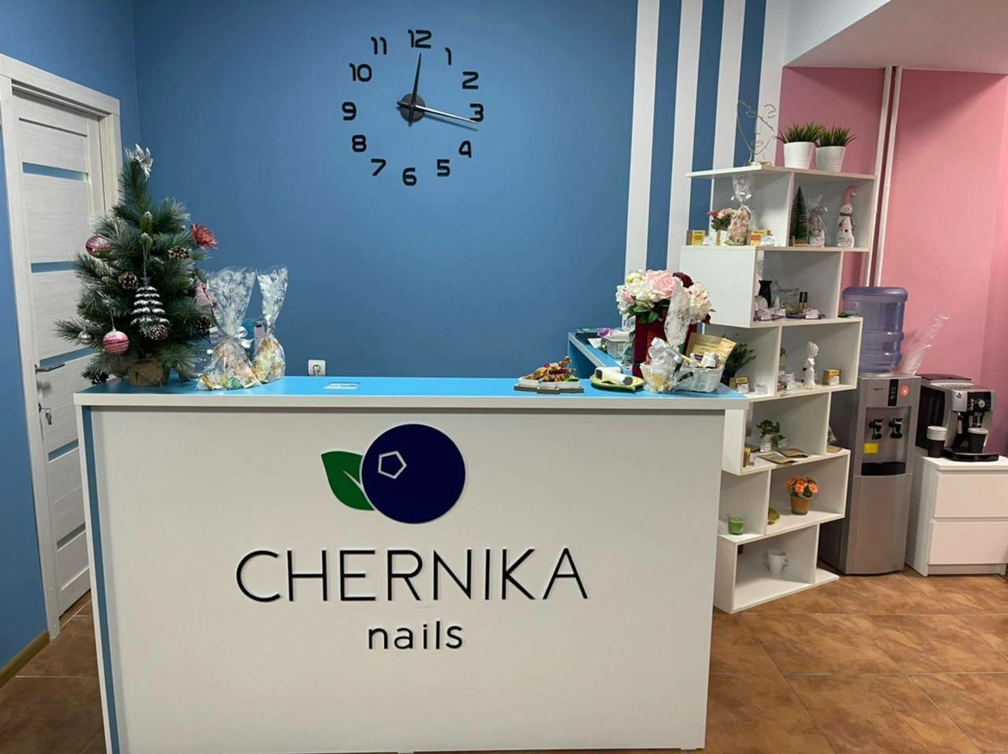 Chernika Nails (Ногтевая студия)