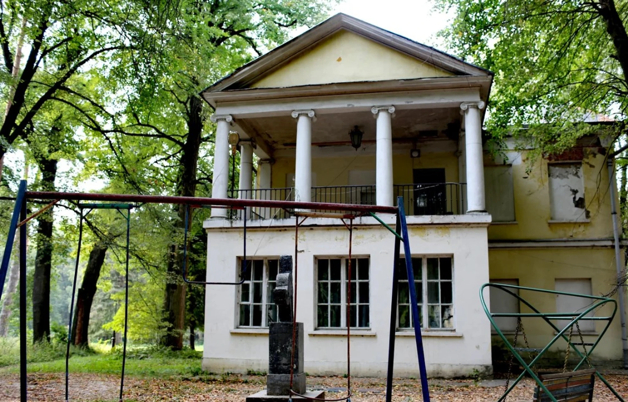 "Суханово", храм свт. Дмитрия Ростовского, усыпальница князей Волконских