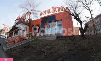 Royal Burger, "Роял Бургер", ресторан быстрого питания для всей семьи в ТЦ "Искра", Владивосток 