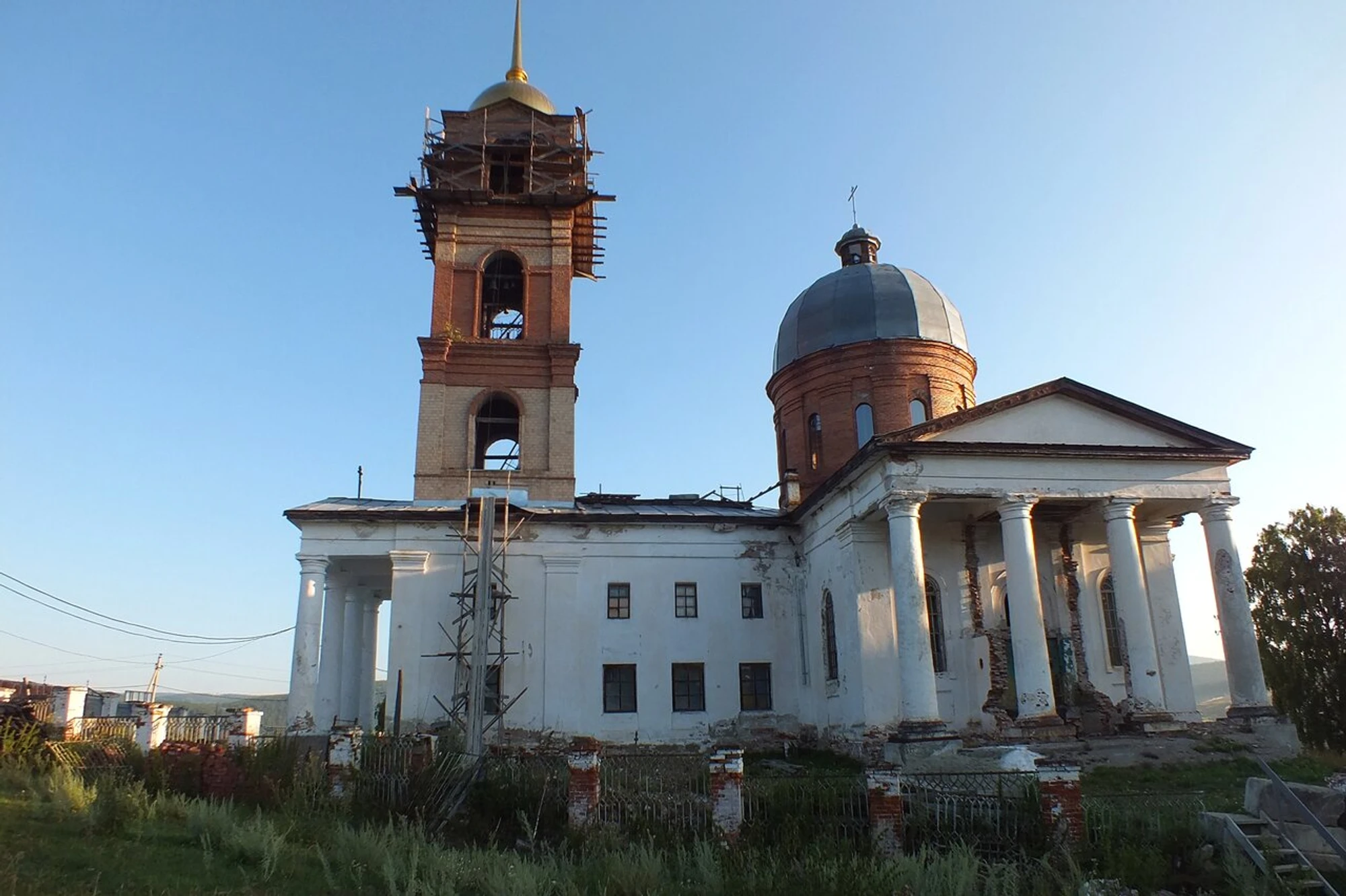 Церковь Казанской иконы Божией Матери в селе Верхний Авзян (Православный храм)