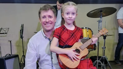 Бесплатный пробный урок в школе игры на гитаре "Сто гитар"