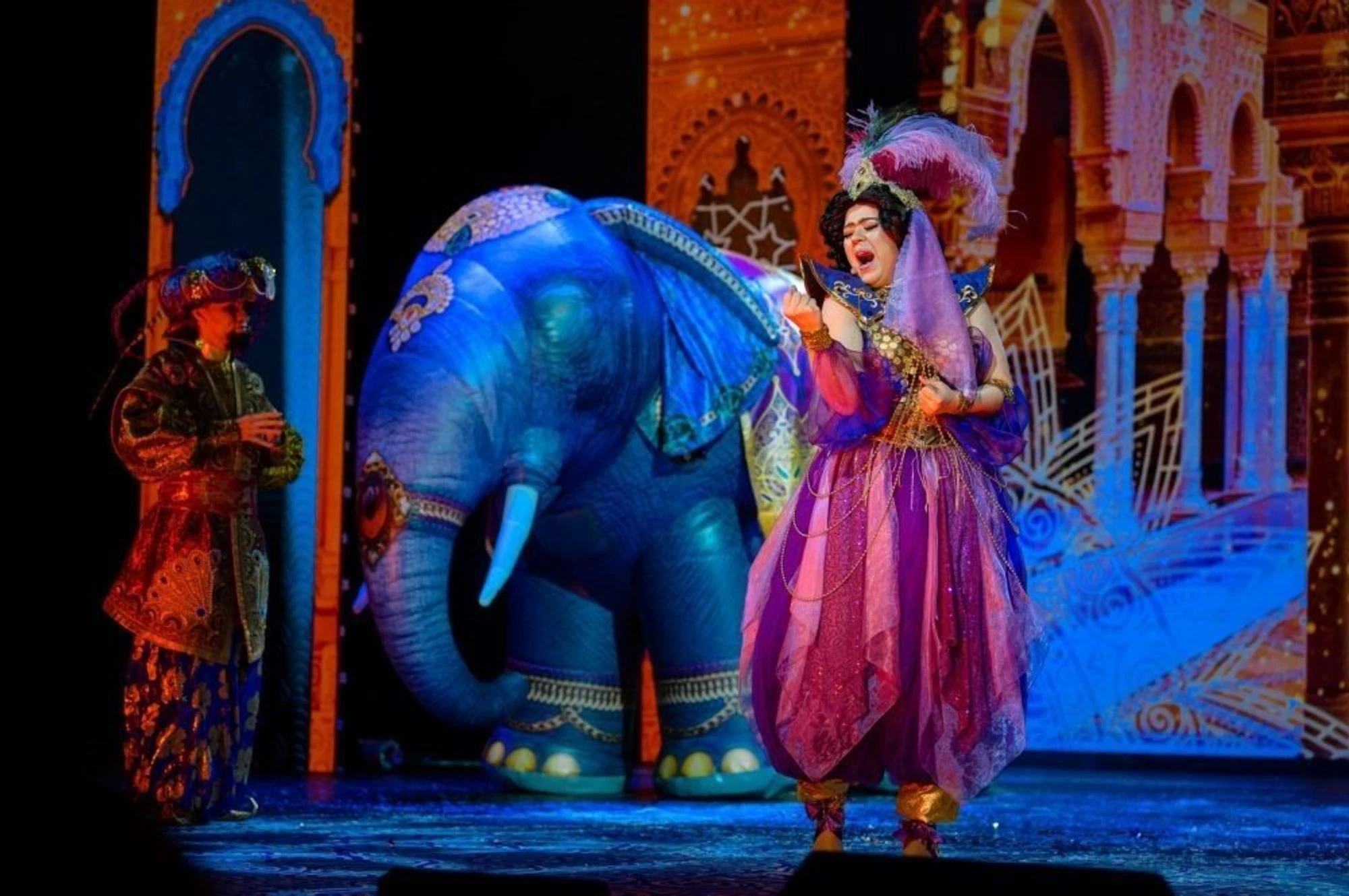 Новогоднее представление "Бабкины сказки. Как три Ивана Новый год спасали" в театре "Русская песня"