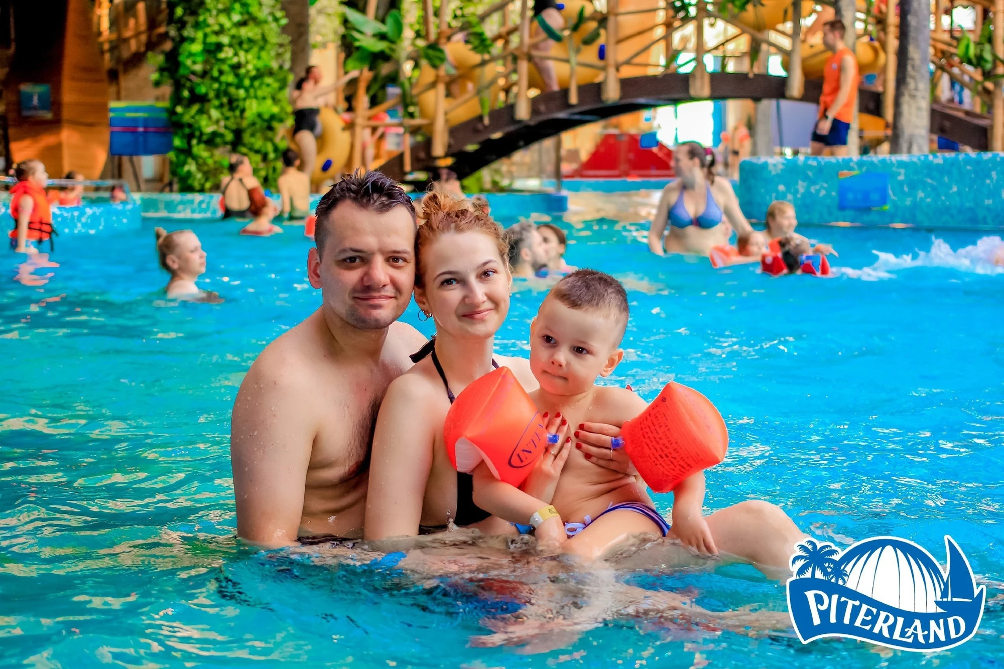 Аквапарк "Питерлэнд" в ТРК "Питерлэнд"
