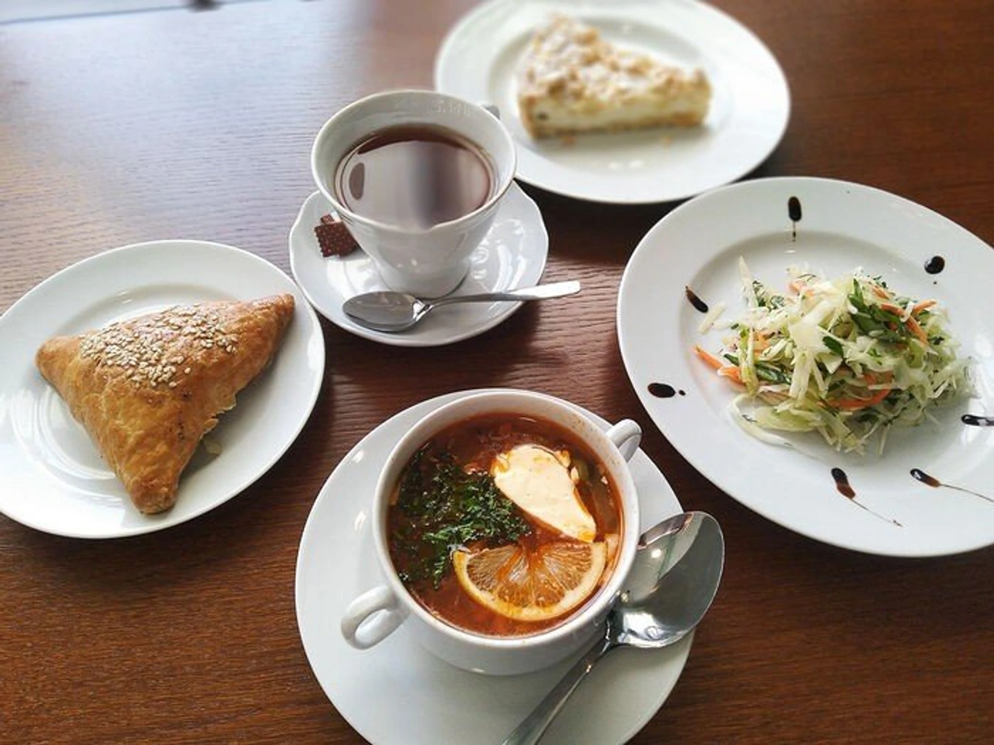 Приглашаем отведать в нашем кафе блюда русской, европейской, азиатской кухни.