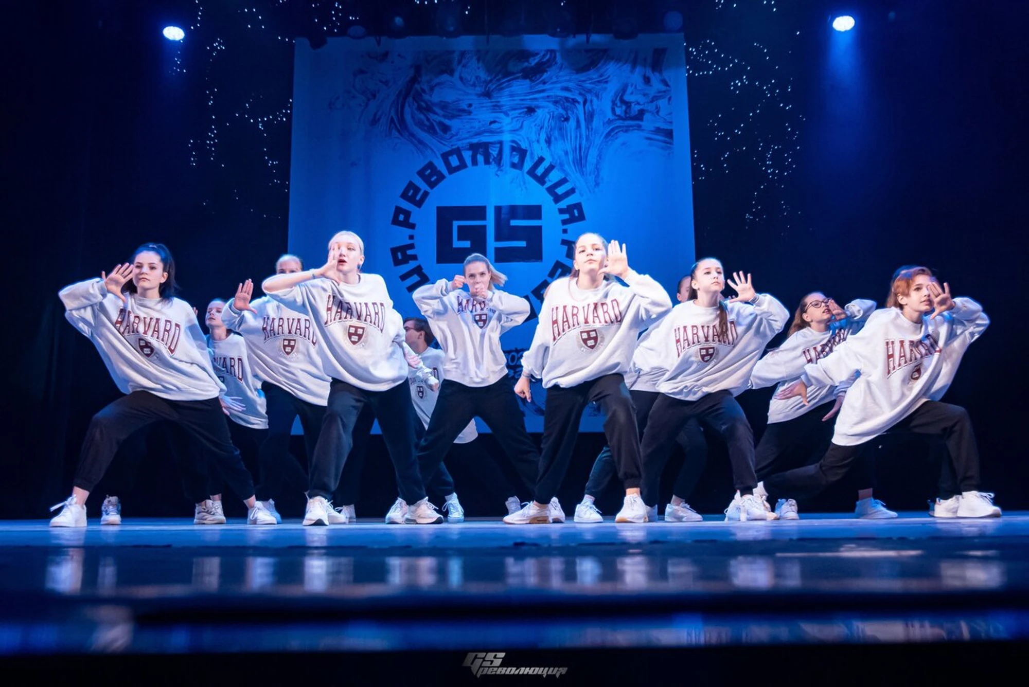 Karpiza Dance Studio (Школа танцев)