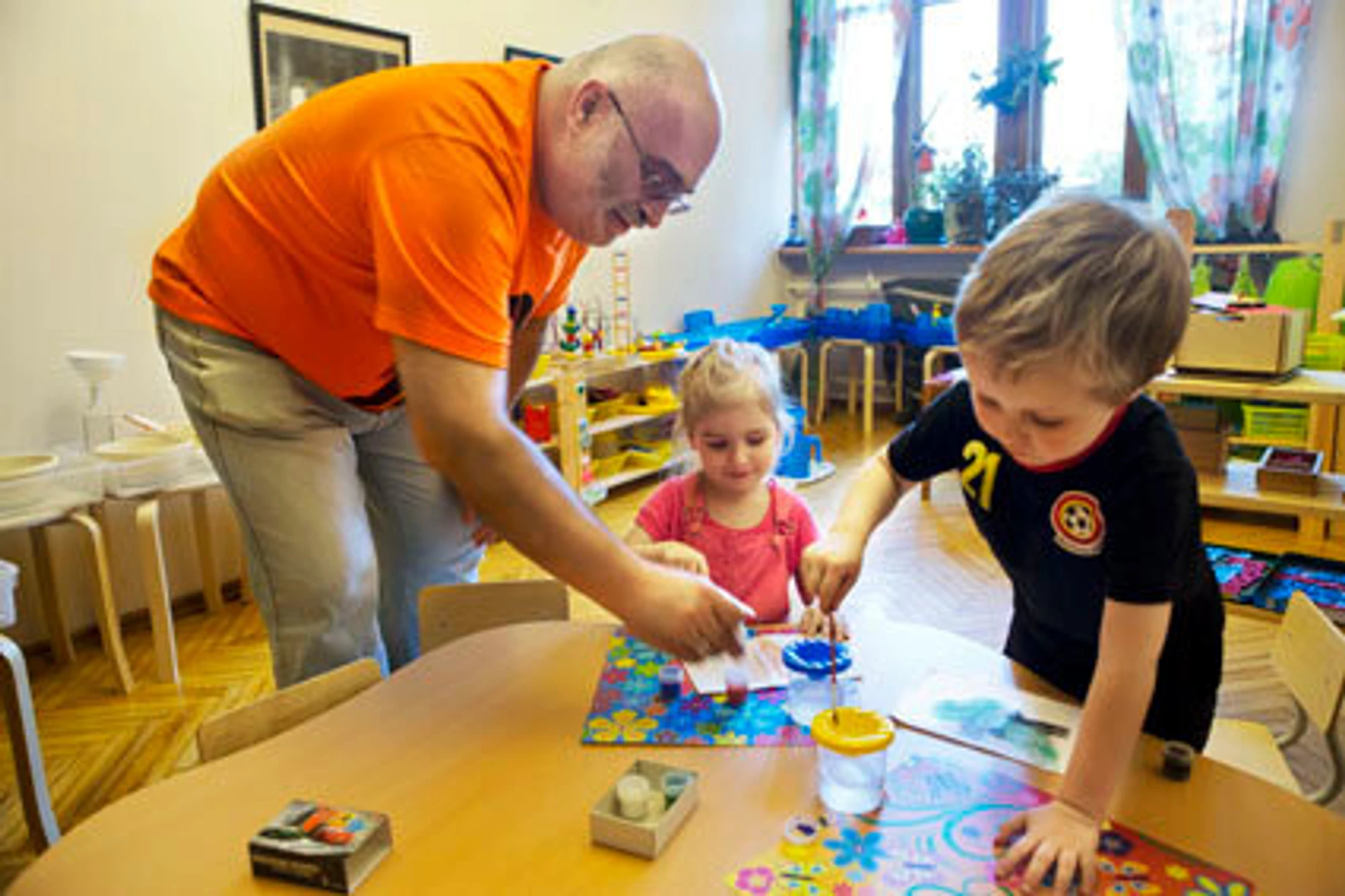 Детский центр монтессори-студия Апрель (Центр развития ребёнка)