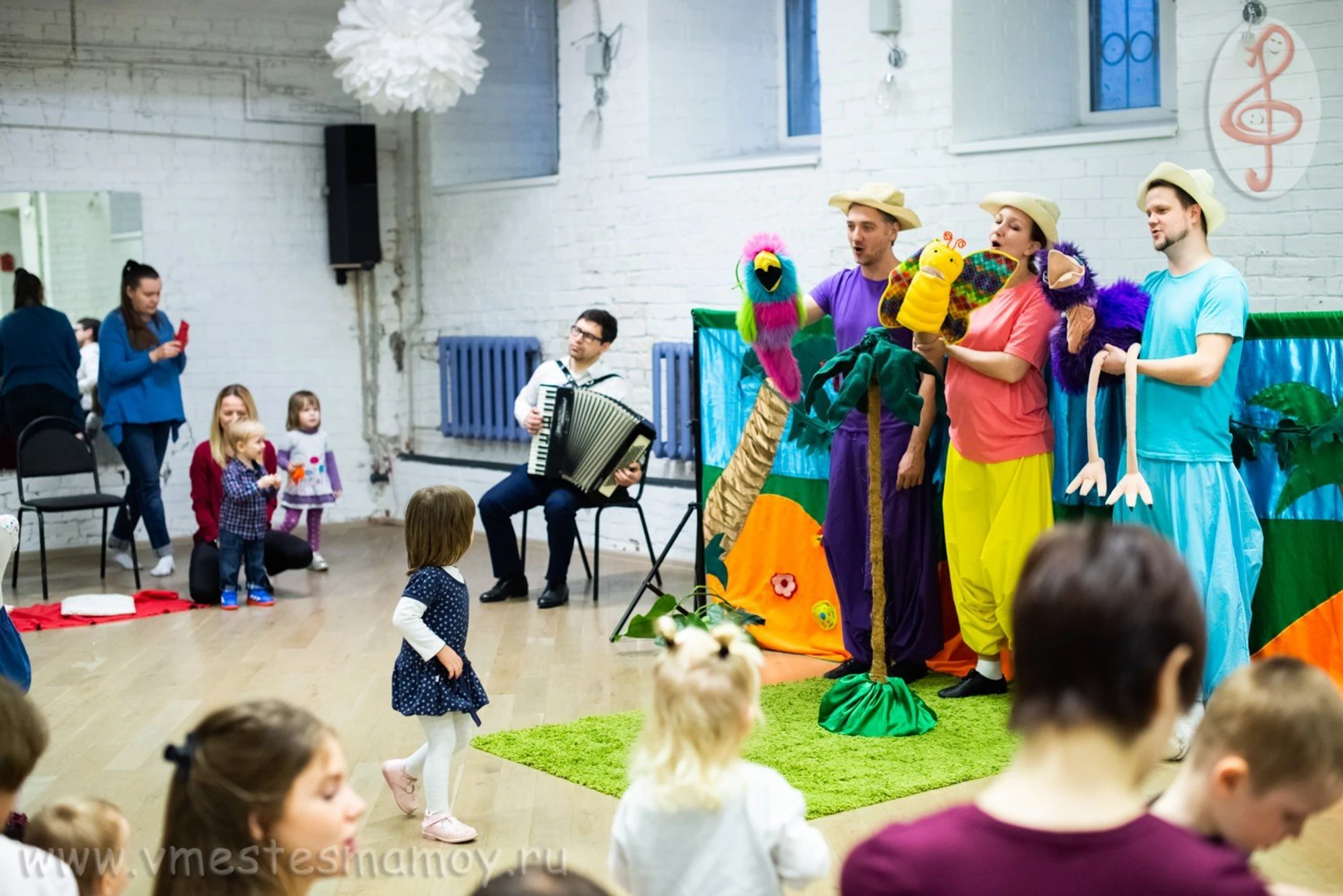 "Как попугай научился дружить" Музыкально-интерактивный спектакль 1+