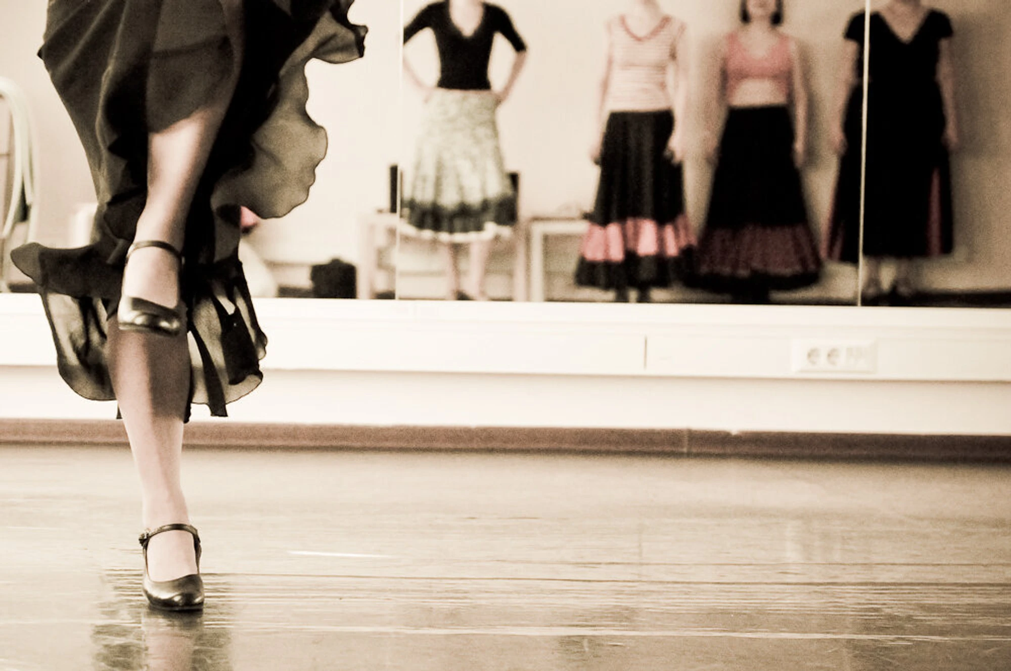 Akopova Dance Studio (Школа танцев)