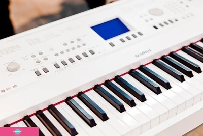 "Уроки музыки", обучение игре на гитаре и пианино, эстрадный вокал для детей и взрослых в Воронеже 