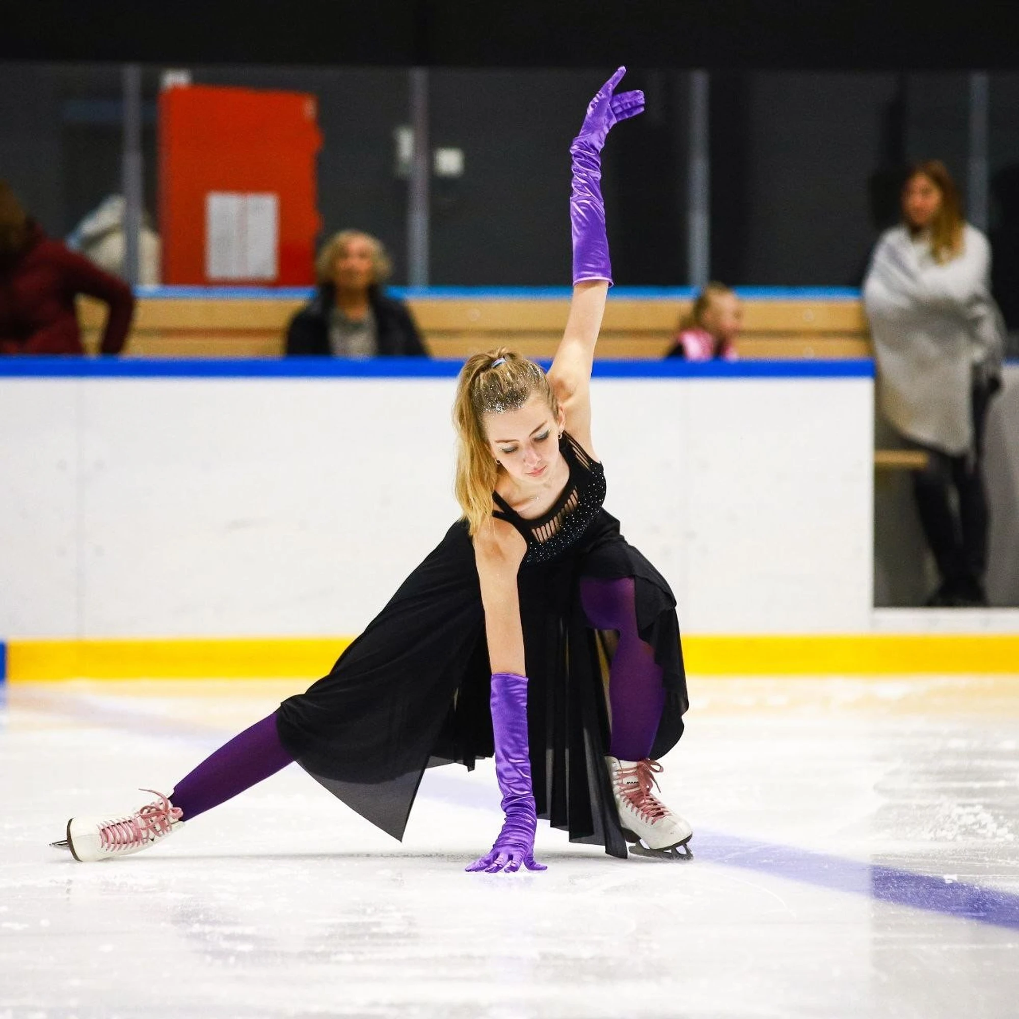 Бесплатное пробное занятие в школе фигурного катания "Mitino Ice Stars"