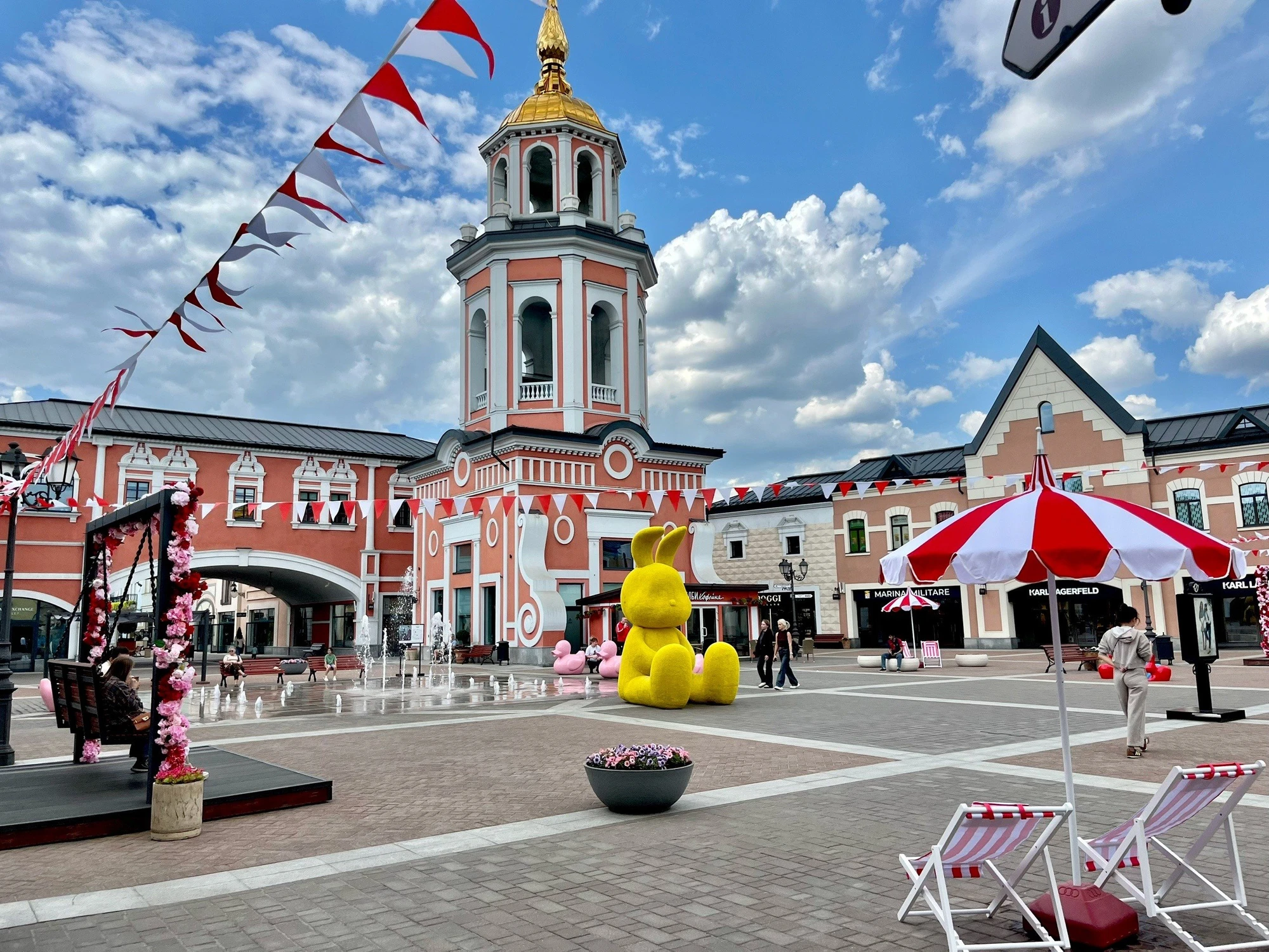 Яркое открытие летней распродажи в Outlet Village Белая Дача