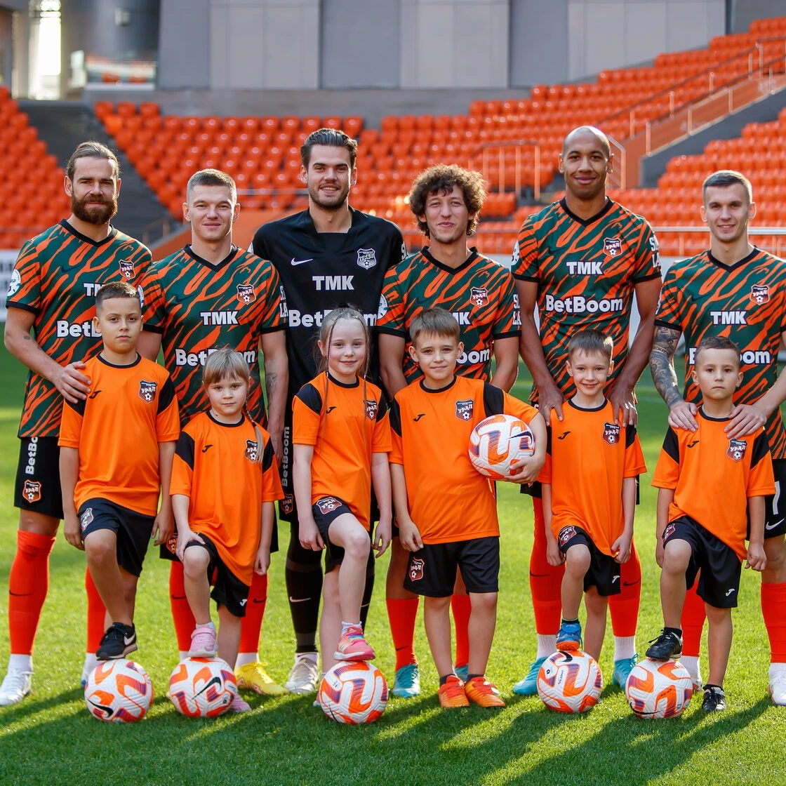 Детская школа футбольного клуба "Урал" от 4-12 лет в Первоуральске (пр. Ильича, 6)