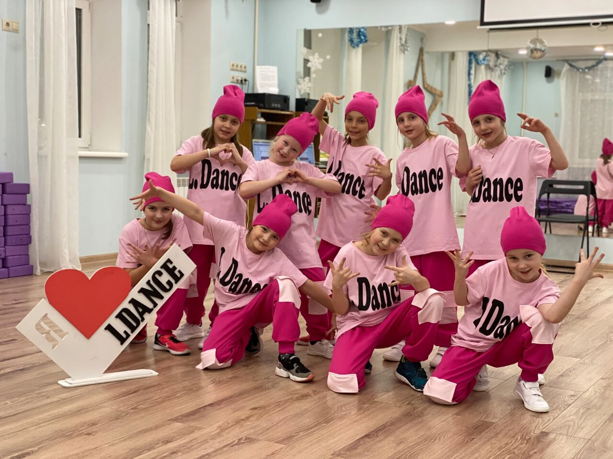 Школа танцев. L. Dance (Школа танцев)