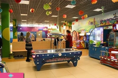 "Экватор", ТРЦ, торговая галерея для всей семьи в микрорайоне "Сельма", Калининград 