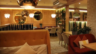 "Своя компания", ресторан с детским меню и игровой комнатой на Ботанической, Екатеринбург