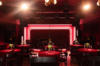 Well Well Music Bistro (Ресторан)