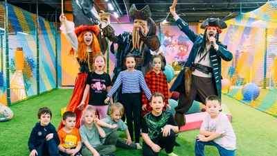 "JungleLand", детский развлекательный центр с шоу-программами в ТРК "Планета Нептун"