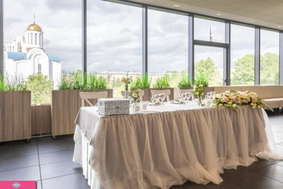 "Панорама", банкентный зал в бизнес-центре "Плаза" на Новочеркасской, СПб 