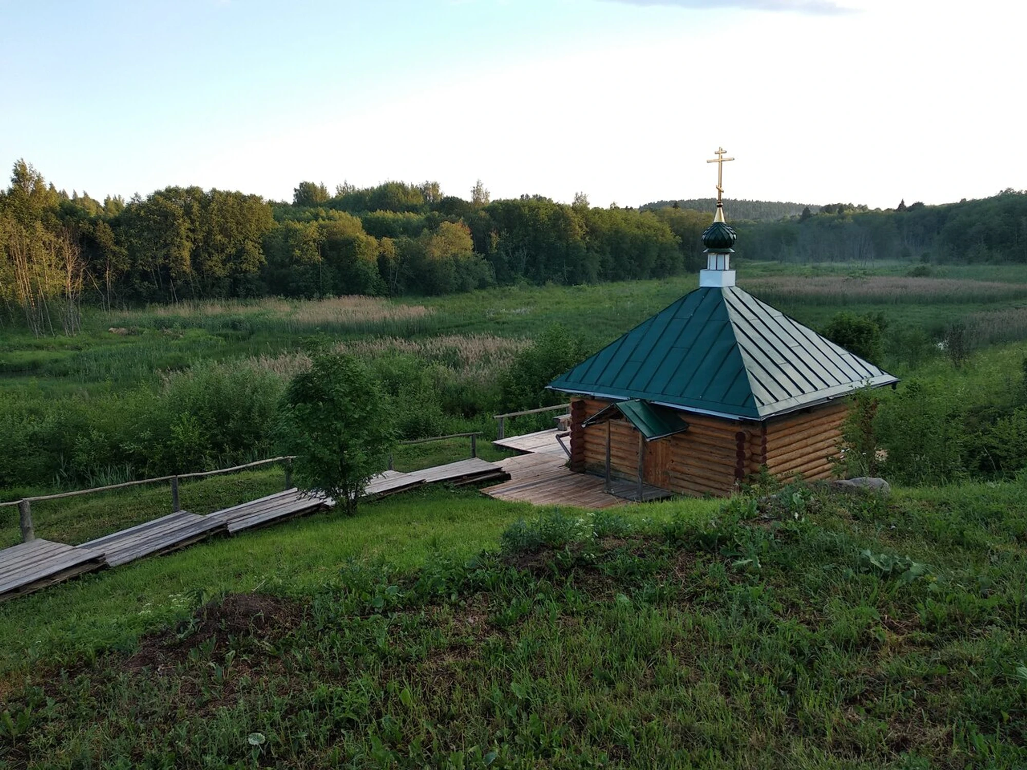 Святой источник у села Красново (Питьевые галереи и источники )