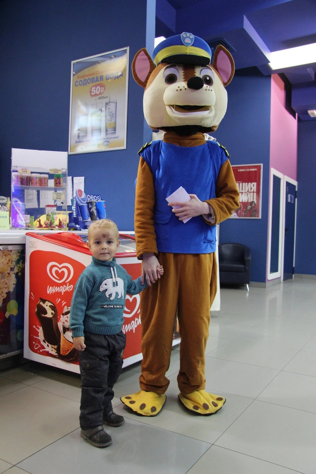 "Галакс", киноцентр с комфортными диванами и кино-баром в Долгопрудном