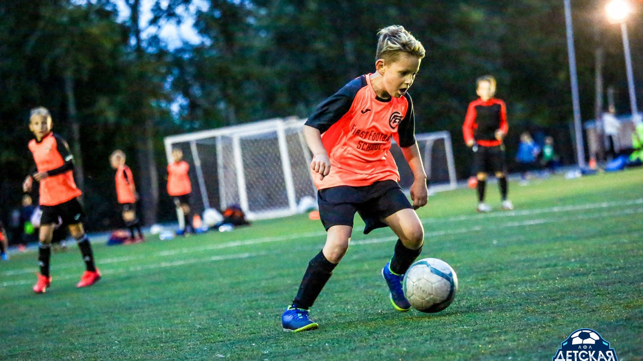 Детская футбольная школа "First Football School" в Арамиле