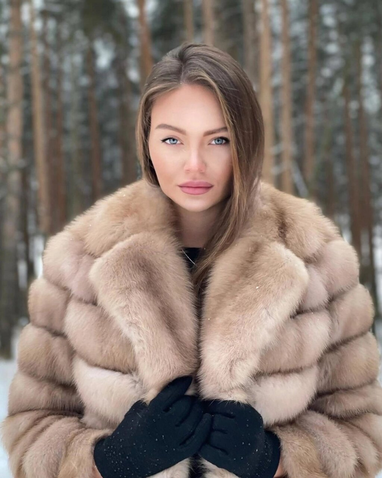 Myagkov Furs (Меховая компания )