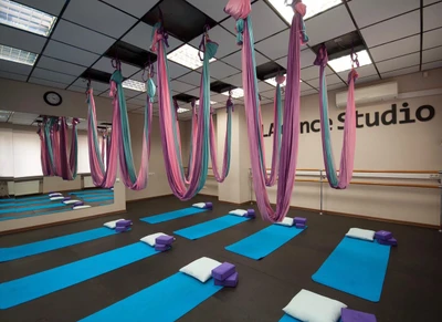 LA-dance Studio (Школа танцев )