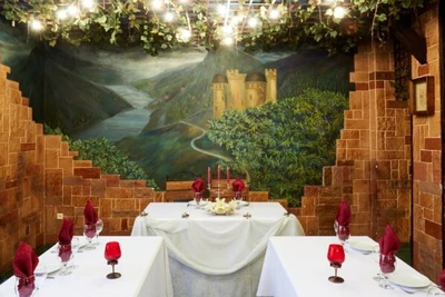 Замок Атоса (Банкетный зал)