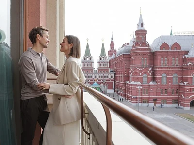 "Скидка 15% от тарифа на проживание в выходные" в "Four Seasons Hotel Moscow"